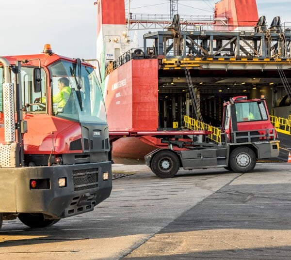 Ağır Tonaj Terminal Traktör & Ro-Ro Traktör