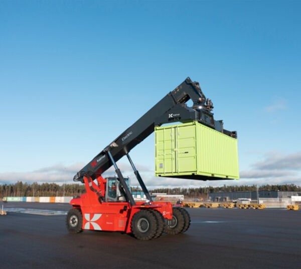 Elektrikli Reach Stacker