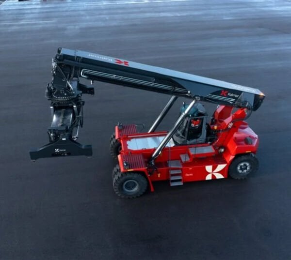 Elektrikli Reach Stacker
