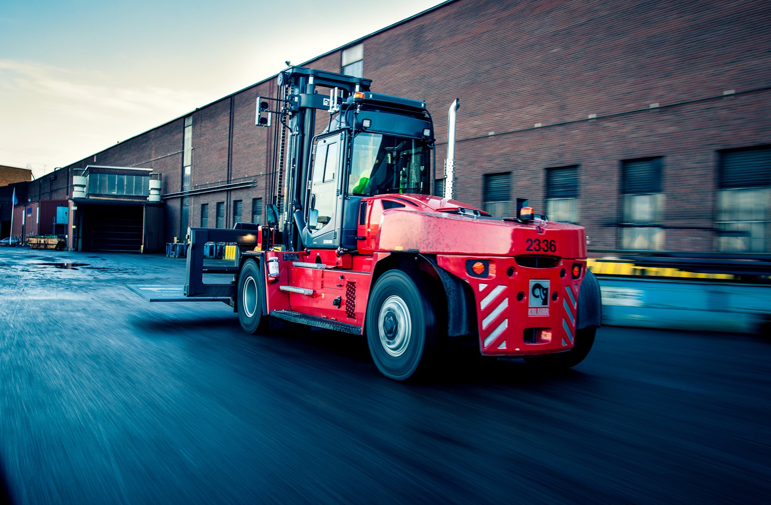 Forkliftler ve Elektrikli Forkliftler